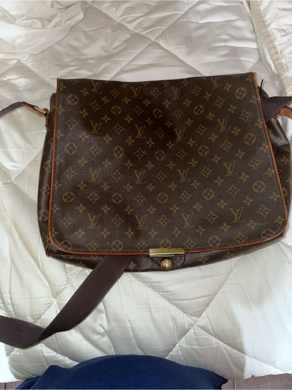 Louis Vuitton Monogram Canvas Messenger Bag in Brown